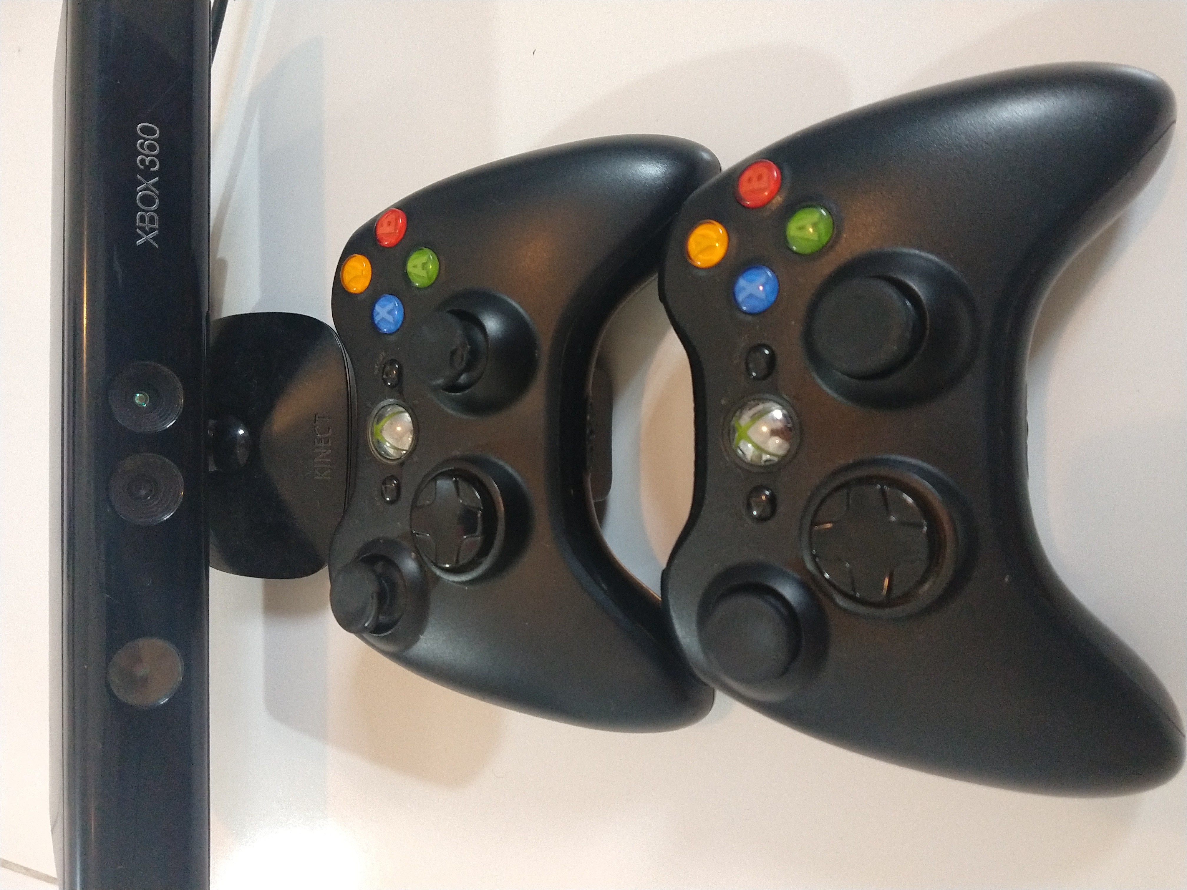Xbox 360 500 Giga dois controles s/ fios + Kinect
