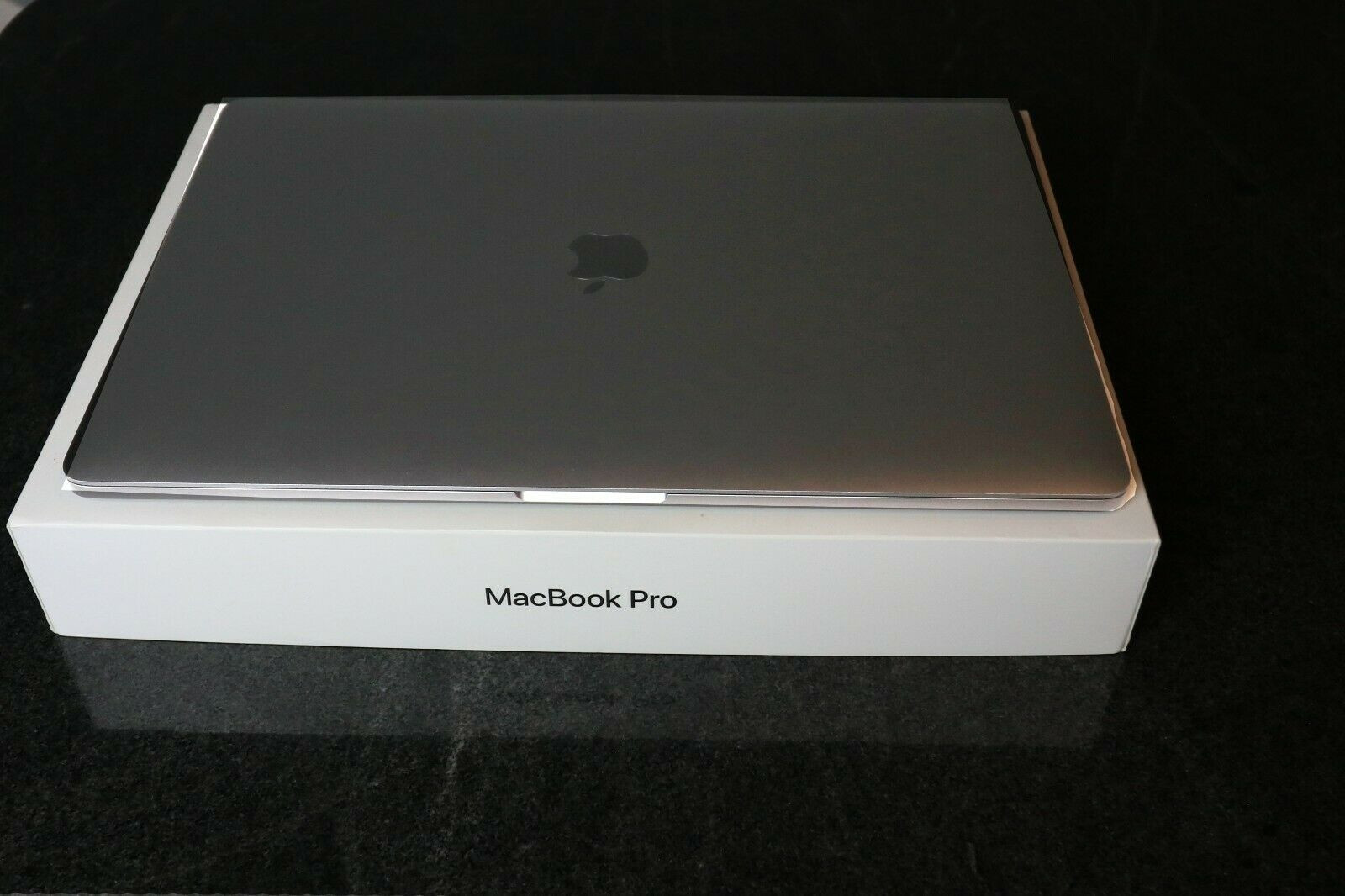 Apple MacBook Pro 15, 2020, barra de toque